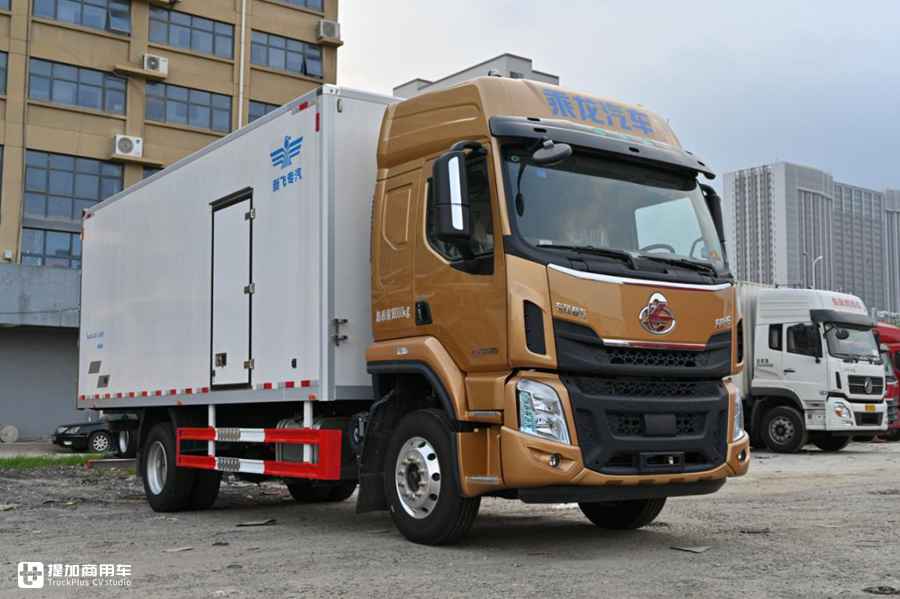 6.8米载货车也有平地板?6缸动力更强劲,乘龙H5中卡实拍 - 第11张 - 提加商用车网 6.8米载货车也有平地板?6缸动力更强劲,乘龙H5中卡实拍 - 第11张