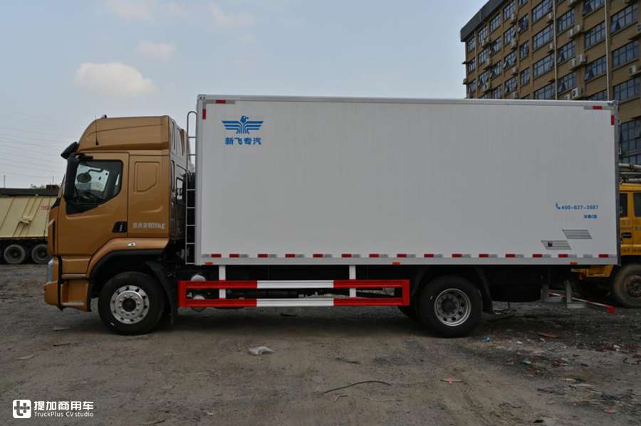 6.8米载货车也有平地板?6缸动力更强劲,乘龙H5中卡实拍 - 第12张 - 提加商用车网 6.8米载货车也有平地板?6缸动力更强劲,乘龙H5中卡实拍 - 第12张