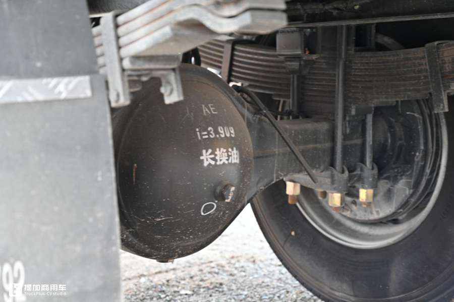 6.8米载货车也有平地板?6缸动力更强劲,乘龙H5中卡实拍 - 第16张 - 提加商用车网 6.8米载货车也有平地板?6缸动力更强劲,乘龙H5中卡实拍 - 第16张