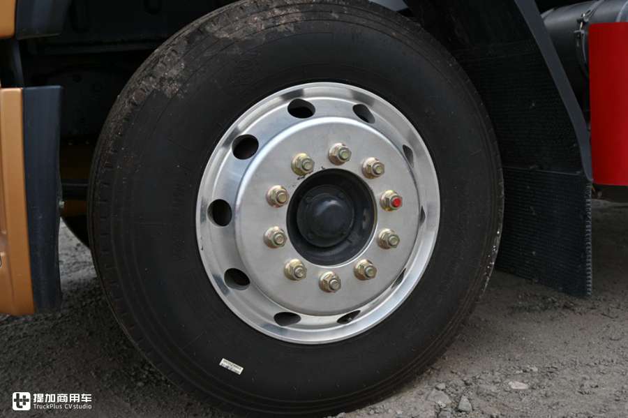 6.8米载货车也有平地板?6缸动力更强劲,乘龙H5中卡实拍 - 第17张 - 提加商用车网 6.8米载货车也有平地板?6缸动力更强劲,乘龙H5中卡实拍 - 第17张