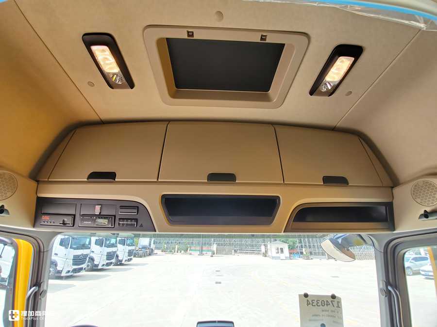 用户花近百万购买的奔驰卡车实拍,最大尺寸驾驶室,内饰还是基础配置? - 第15张 - 提加商用车网 用户花近百万购买的奔驰卡车实拍,最大尺寸驾驶室,内饰还是基础配置? - 第15张