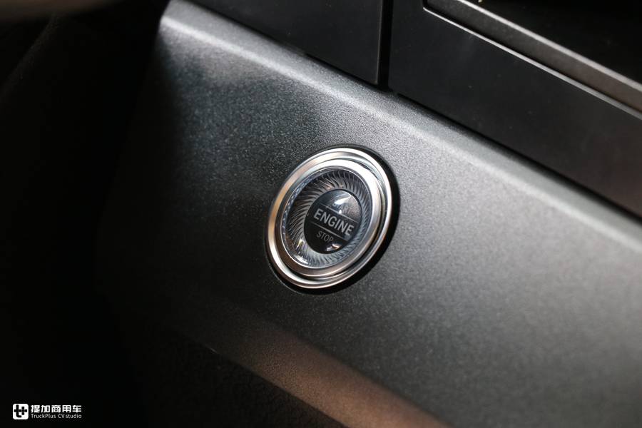 用户花近百万购买的奔驰卡车实拍,最大尺寸驾驶室,内饰还是基础配置? - 第20张 - 提加商用车网 用户花近百万购买的奔驰卡车实拍,最大尺寸驾驶室,内饰还是基础配置? - 第20张