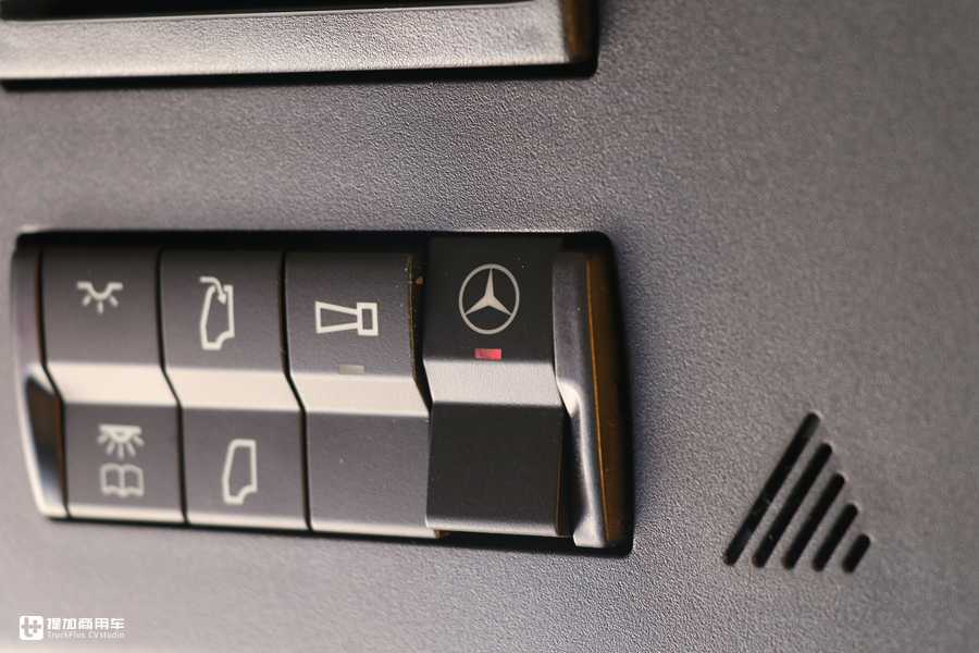 用户花近百万购买的奔驰卡车实拍,最大尺寸驾驶室,内饰还是基础配置? - 第22张 - 提加商用车网 用户花近百万购买的奔驰卡车实拍,最大尺寸驾驶室,内饰还是基础配置? - 第22张