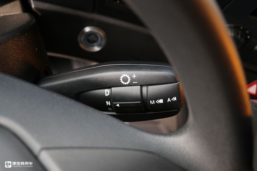 用户花近百万购买的奔驰卡车实拍,最大尺寸驾驶室,内饰还是基础配置? - 第26张 - 提加商用车网 用户花近百万购买的奔驰卡车实拍,最大尺寸驾驶室,内饰还是基础配置? - 第26张