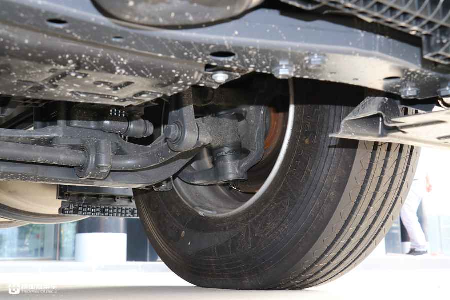 用户花近百万购买的奔驰卡车实拍,最大尺寸驾驶室,内饰还是基础配置? - 第28张 - 提加商用车网 用户花近百万购买的奔驰卡车实拍,最大尺寸驾驶室,内饰还是基础配置? - 第28张