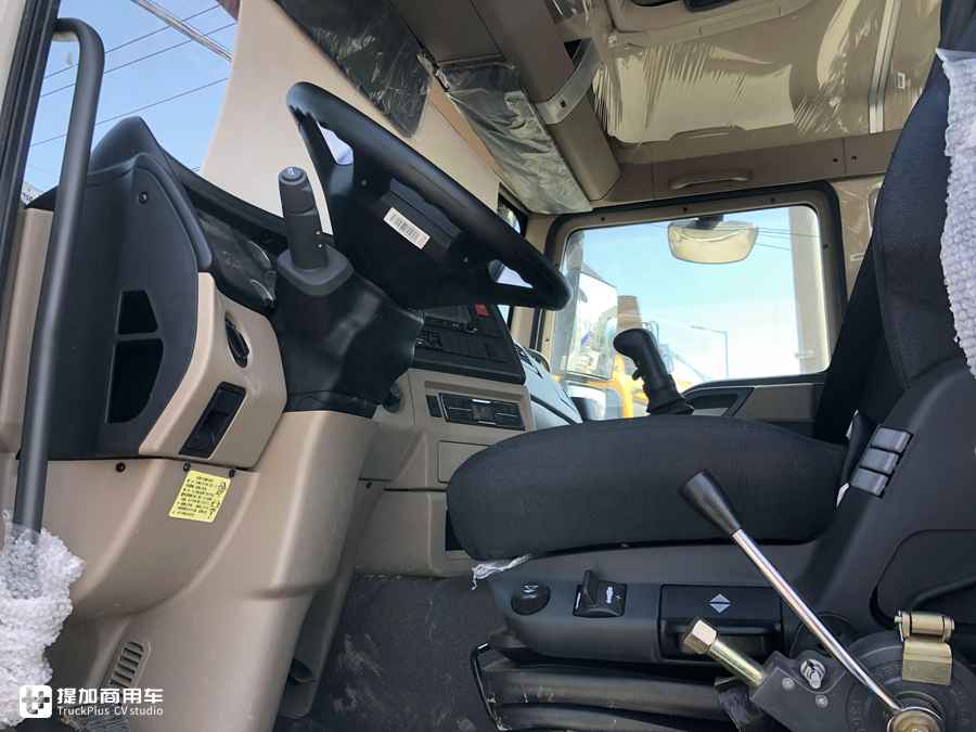 重汽豪沃V7G牵引车见过吗?和汕德卡底盘配置一样,专供俄罗斯等海外市场 - 第11张 - 提加商用车网 重汽豪沃V7G牵引车见过吗?和汕德卡底盘配置一样,专供俄罗斯等海外市场 - 第11张