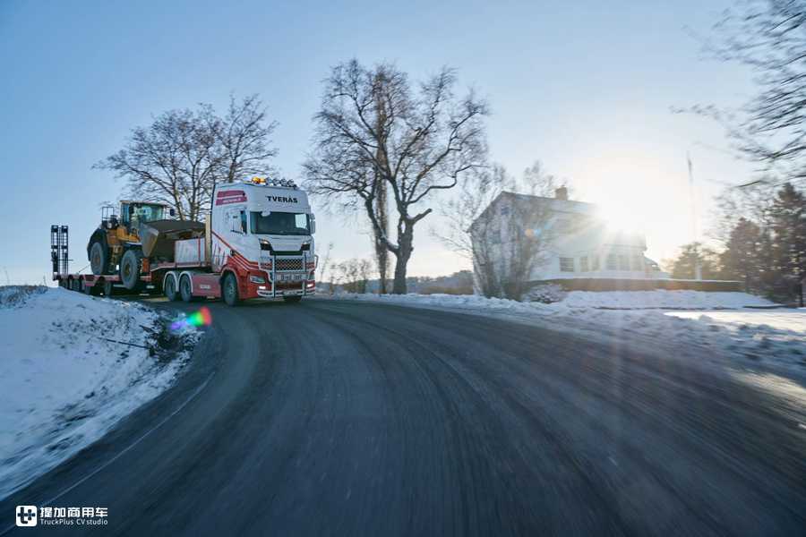 770马力的斯堪尼亚新款V8重卡开起来啥感觉?前期测试客户:太猛了! - 第3张 - 提加商用车网 770马力的斯堪尼亚新款V8重卡开起来啥感觉?前期测试客户:太猛了! - 第3张