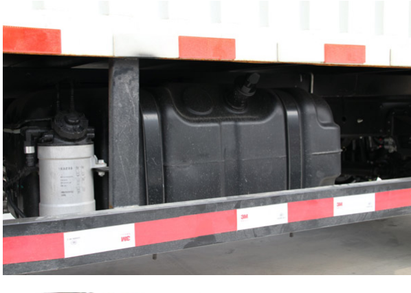 天生强大,时代领航6单排厢式轻卡静态测评 - 第16张 - 提加商用车网 天生强大,时代领航6单排厢式轻卡静态测评 - 第16张