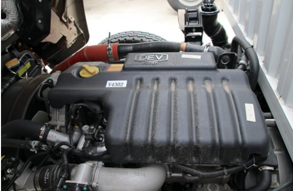 天生强大,时代领航6单排厢式轻卡静态测评 - 第13张 - 提加商用车网 天生强大,时代领航6单排厢式轻卡静态测评 - 第13张