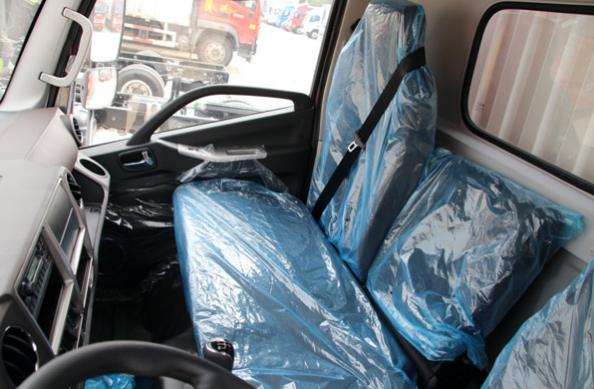 天生强大,时代领航6单排厢式轻卡静态测评 - 第10张 - 提加商用车网 天生强大,时代领航6单排厢式轻卡静态测评 - 第10张