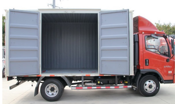 天生强大,时代领航6单排厢式轻卡静态测评 - 第2张 - 提加商用车网 天生强大,时代领航6单排厢式轻卡静态测评 - 第2张