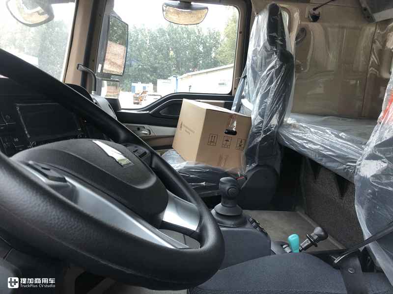 自重不足8.1吨,480马力曼技术动力配AMT变速器,高配版豪沃TX7实拍 - 第7张 - 提加商用车网 自重不足8.1吨,480马力曼技术动力配AMT变速器,高配版豪沃TX7实拍 - 第7张