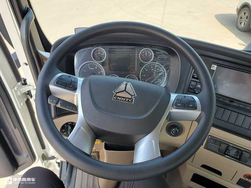 自重不足8.1吨,480马力曼技术动力配AMT变速器,高配版豪沃TX7实拍 - 第8张 - 提加商用车网 自重不足8.1吨,480马力曼技术动力配AMT变速器,高配版豪沃TX7实拍 - 第8张