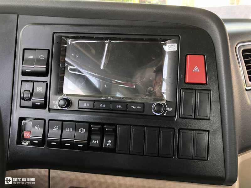 自重不足8.1吨,480马力曼技术动力配AMT变速器,高配版豪沃TX7实拍 - 第9张 - 提加商用车网 自重不足8.1吨,480马力曼技术动力配AMT变速器,高配版豪沃TX7实拍 - 第9张