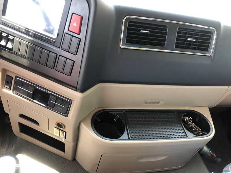 自重不足8.1吨,480马力曼技术动力配AMT变速器,高配版豪沃TX7实拍 - 第11张 - 提加商用车网 自重不足8.1吨,480马力曼技术动力配AMT变速器,高配版豪沃TX7实拍 - 第11张