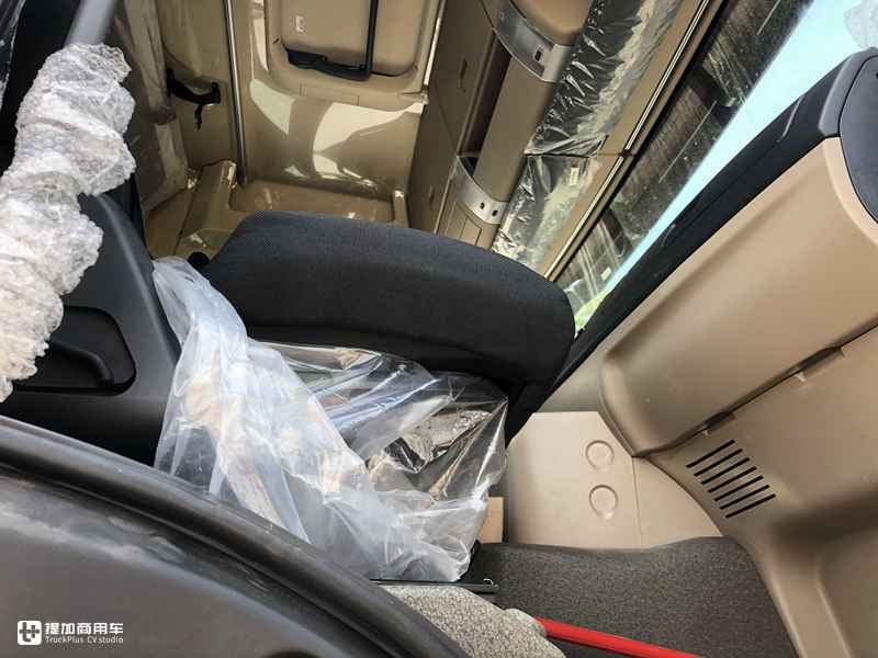 自重不足8.1吨,480马力曼技术动力配AMT变速器,高配版豪沃TX7实拍 - 第18张 - 提加商用车网 自重不足8.1吨,480马力曼技术动力配AMT变速器,高配版豪沃TX7实拍 - 第18张