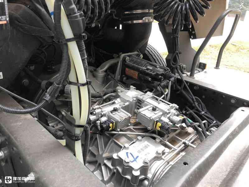 自重不足8.1吨,480马力曼技术动力配AMT变速器,高配版豪沃TX7实拍 - 第20张 - 提加商用车网 自重不足8.1吨,480马力曼技术动力配AMT变速器,高配版豪沃TX7实拍 - 第20张
