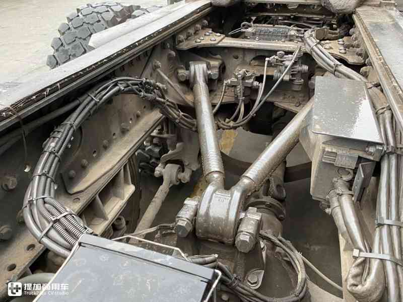 奔驰4160大件运输车实拍,V8动力全驱底盘,据说落地三百多万 - 第13张 - 提加商用车网 奔驰4160大件运输车实拍,V8动力全驱底盘,据说落地三百多万 - 第13张