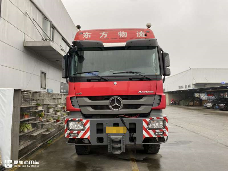 奔驰4160大件运输车实拍,V8动力全驱底盘,据说落地三百多万 - 第2张 - 提加商用车网 奔驰4160大件运输车实拍,V8动力全驱底盘,据说落地三百多万 - 第2张