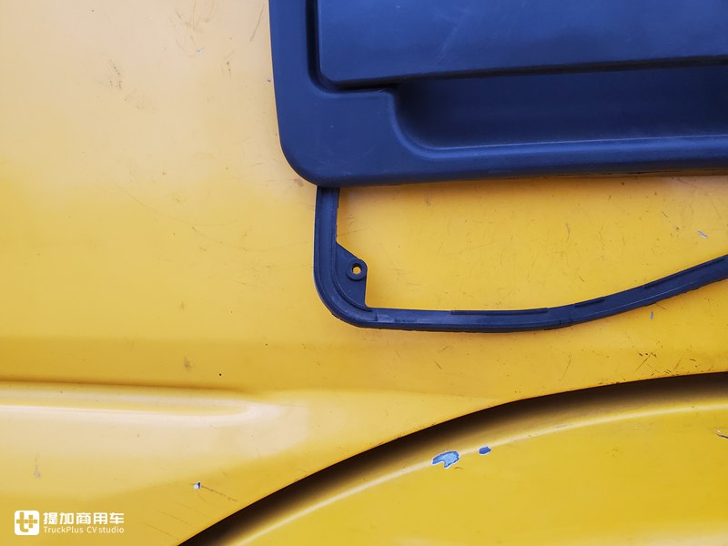 比阿克托斯便宜,国内销售的奔驰中低端重卡,第二代阿克索实拍 - 第7张 - 提加商用车网 比阿克托斯便宜,国内销售的奔驰中低端重卡,第二代阿克索实拍 - 第7张
