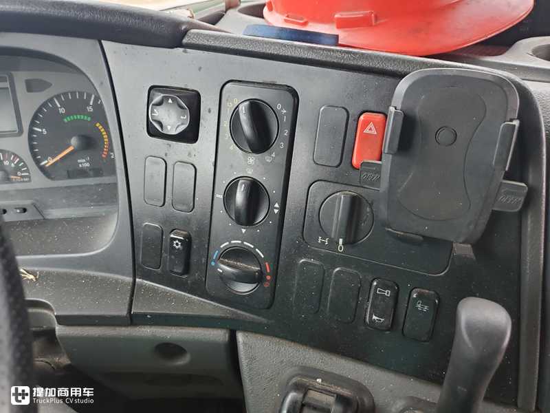 比阿克托斯便宜,国内销售的奔驰中低端重卡,第二代阿克索实拍 - 第12张 - 提加商用车网 比阿克托斯便宜,国内销售的奔驰中低端重卡,第二代阿克索实拍 - 第12张