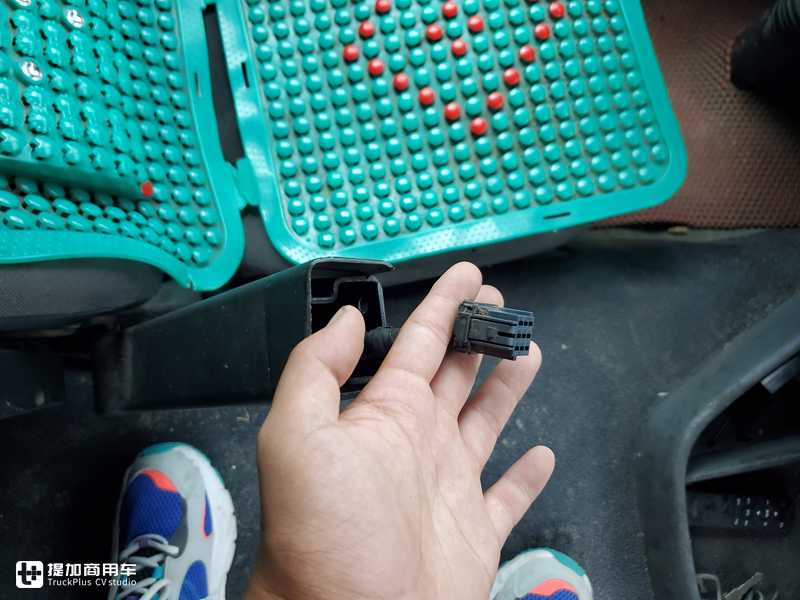 比阿克托斯便宜,国内销售的奔驰中低端重卡,第二代阿克索实拍 - 第13张 - 提加商用车网 比阿克托斯便宜,国内销售的奔驰中低端重卡,第二代阿克索实拍 - 第13张