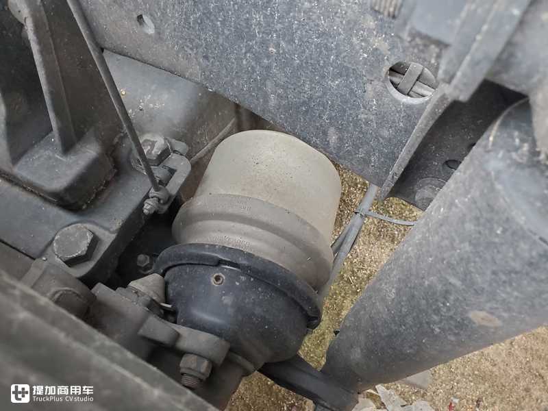 比阿克托斯便宜,国内销售的奔驰中低端重卡,第二代阿克索实拍 - 第19张 - 提加商用车网 比阿克托斯便宜,国内销售的奔驰中低端重卡,第二代阿克索实拍 - 第19张