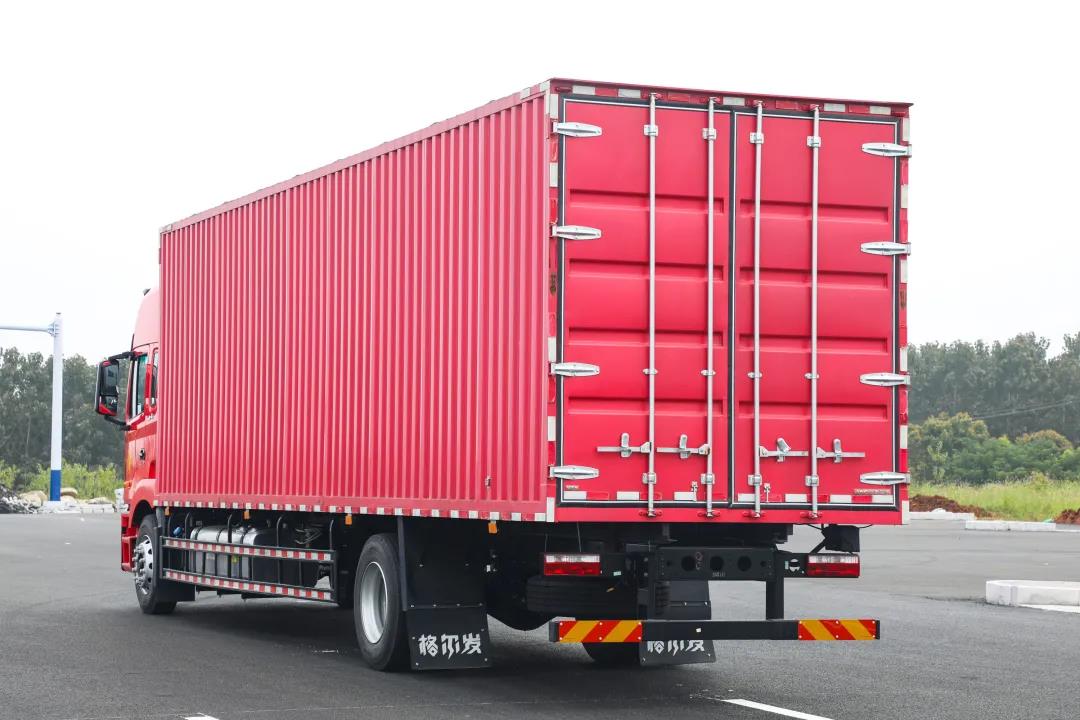 康明斯动力+9.8米货厢,格尔发旗舰版快递之星天生理想型 - 第6张 - 提加商用车网 康明斯动力+9.8米货厢,格尔发旗舰版快递之星天生理想型 - 第6张