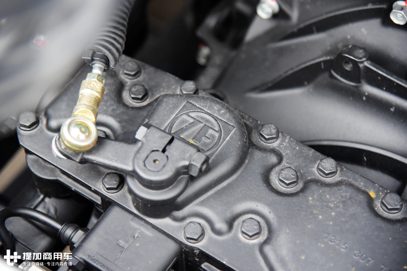 新一代现代创虎卡车来了,老一代还值得买吗?实拍上一代创虎最新款带你看看 - 第11张 - 提加商用车网 新一代现代创虎卡车来了,老一代还值得买吗?实拍上一代创虎最新款带你看看 - 第11张