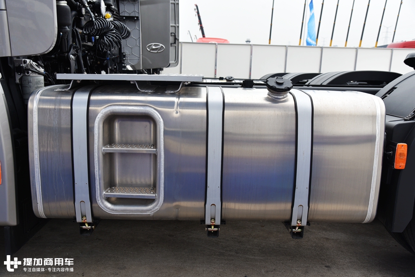 新一代现代创虎卡车来了,老一代还值得买吗?实拍上一代创虎最新款带你看看 - 第14张 - 提加商用车网 新一代现代创虎卡车来了,老一代还值得买吗?实拍上一代创虎最新款带你看看 - 第14张