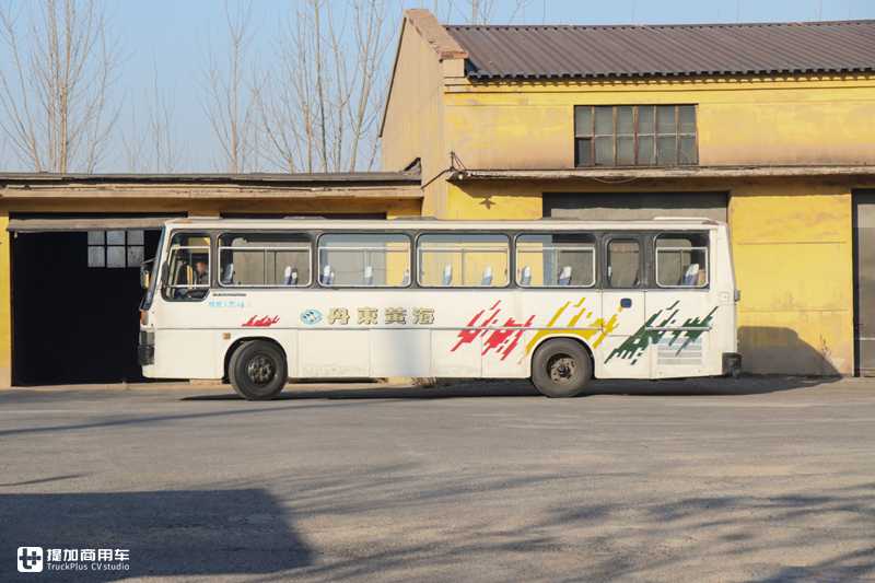 80年代畅销的客车,有着三菱的外表的这款黄海客车,还有人记得吗 - 第5张 - 提加商用车网 80年代畅销的客车,有着三菱的外表的这款黄海客车,还有人记得吗 - 第5张