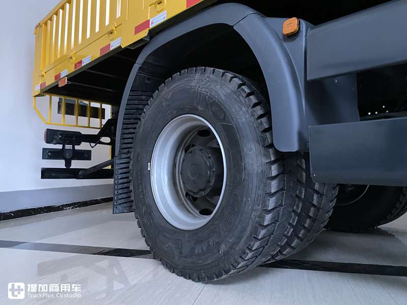 480马力,4X4全驱高顶双卧驾驶室,这台德国曼载货车真强悍 - 第13张 - 提加商用车网 480马力,4X4全驱高顶双卧驾驶室,这台德国曼载货车真强悍 - 第13张