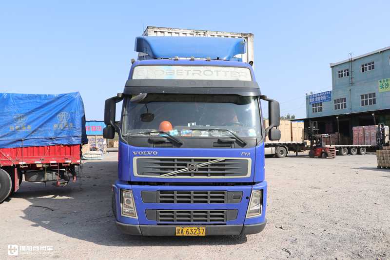 偶遇14年车龄的老沃尔沃卡车,配置怎么样?底盘战斗力不减当年 - 第3张 - 提加商用车网 偶遇14年车龄的老沃尔沃卡车,配置怎么样?底盘战斗力不减当年 - 第3张