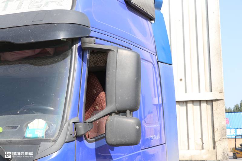 偶遇14年车龄的老沃尔沃卡车,配置怎么样?底盘战斗力不减当年 - 第6张 - 提加商用车网 偶遇14年车龄的老沃尔沃卡车,配置怎么样?底盘战斗力不减当年 - 第6张
