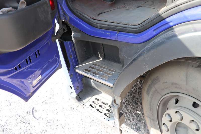 偶遇14年车龄的老沃尔沃卡车,配置怎么样?底盘战斗力不减当年 - 第8张 - 提加商用车网 偶遇14年车龄的老沃尔沃卡车,配置怎么样?底盘战斗力不减当年 - 第8张