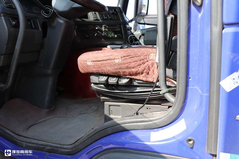 偶遇14年车龄的老沃尔沃卡车,配置怎么样?底盘战斗力不减当年 - 第9张 - 提加商用车网 偶遇14年车龄的老沃尔沃卡车,配置怎么样?底盘战斗力不减当年 - 第9张