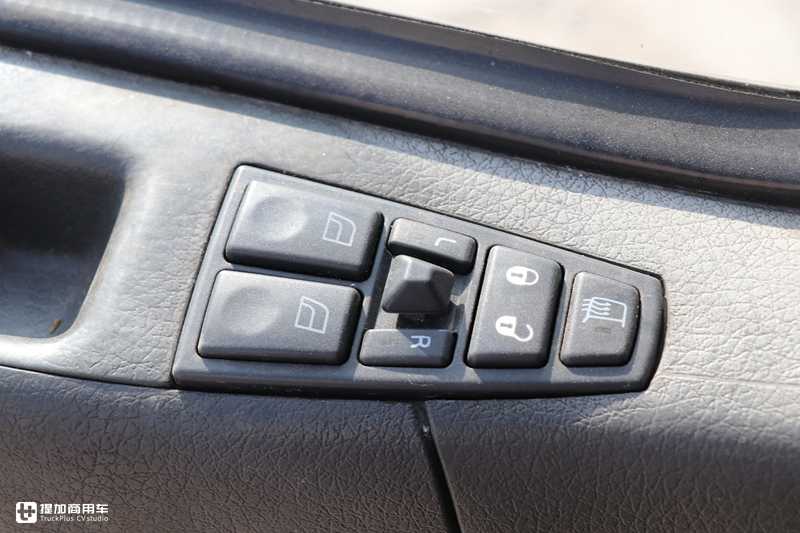 偶遇14年车龄的老沃尔沃卡车,配置怎么样?底盘战斗力不减当年 - 第11张 - 提加商用车网 偶遇14年车龄的老沃尔沃卡车,配置怎么样?底盘战斗力不减当年 - 第11张