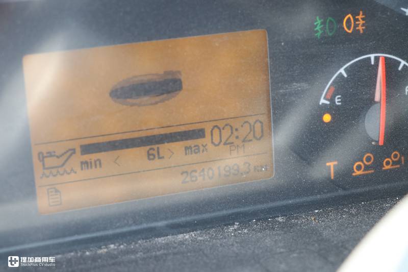 偶遇14年车龄的老沃尔沃卡车,配置怎么样?底盘战斗力不减当年 - 第13张 - 提加商用车网 偶遇14年车龄的老沃尔沃卡车,配置怎么样?底盘战斗力不减当年 - 第13张