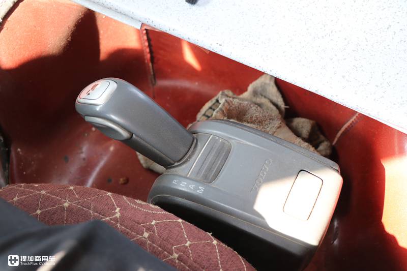 偶遇14年车龄的老沃尔沃卡车,配置怎么样?底盘战斗力不减当年 - 第16张 - 提加商用车网 偶遇14年车龄的老沃尔沃卡车,配置怎么样?底盘战斗力不减当年 - 第16张