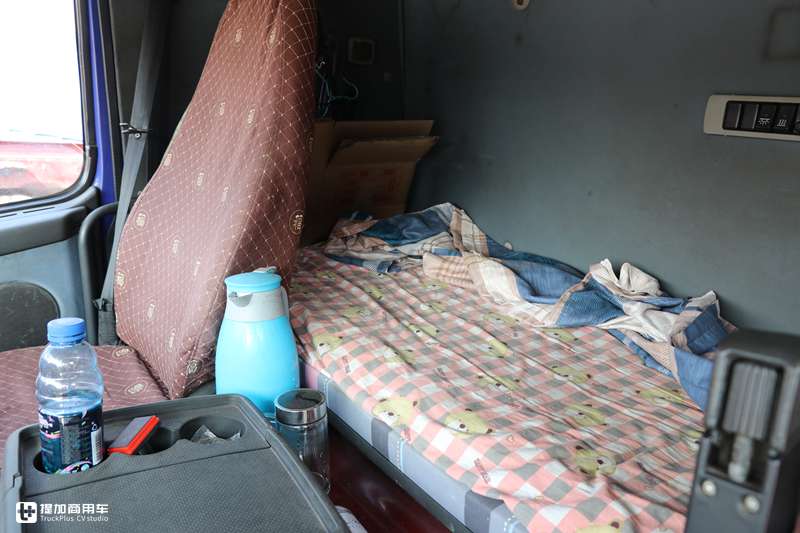 偶遇14年车龄的老沃尔沃卡车,配置怎么样?底盘战斗力不减当年 - 第17张 - 提加商用车网 偶遇14年车龄的老沃尔沃卡车,配置怎么样?底盘战斗力不减当年 - 第17张