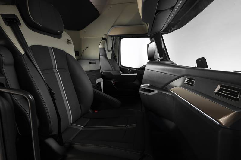 一套行走的精装房?看HOWO-TH7的舒适性有多强 - 第2张 - 提加商用车网 一套行走的精装房?看HOWO-TH7的舒适性有多强 - 第2张