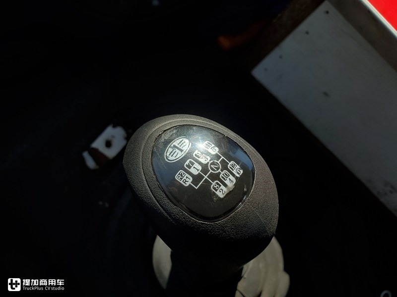 实拍4年前的解放J6P纪念版重卡,配置高端价格不菲,真是少见 - 第17张 - 提加商用车网 实拍4年前的解放J6P纪念版重卡,配置高端价格不菲,真是少见 - 第17张