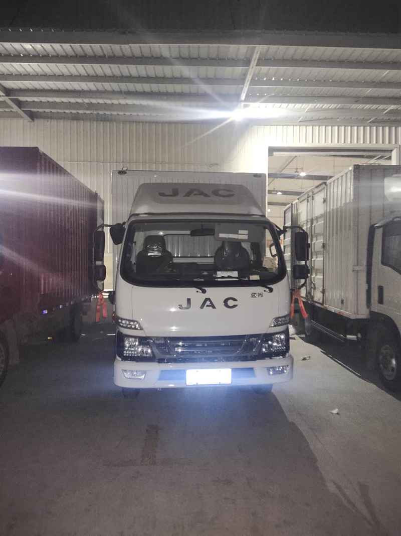 双11歇人不歇车,江淮骏铃与快递人齐上阵 - 第5张 - 提加商用车网 双11歇人不歇车,江淮骏铃与快递人齐上阵 - 第5张