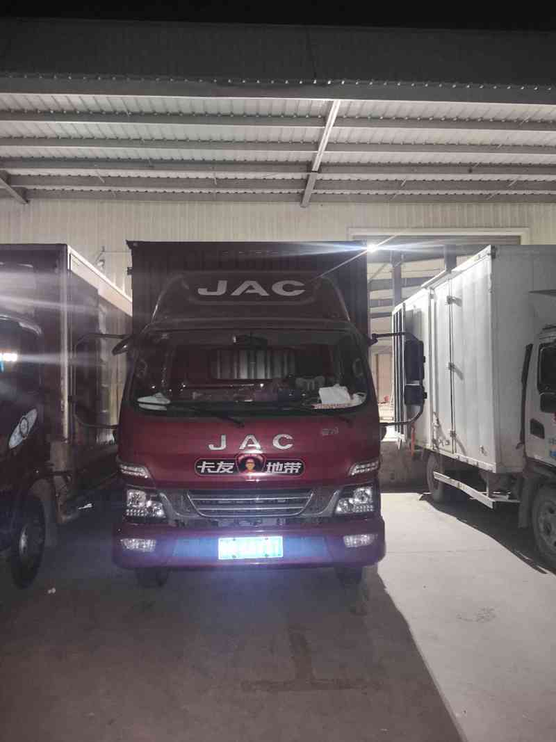 双11歇人不歇车,江淮骏铃与快递人齐上阵 - 第3张 - 提加商用车网 双11歇人不歇车,江淮骏铃与快递人齐上阵 - 第3张