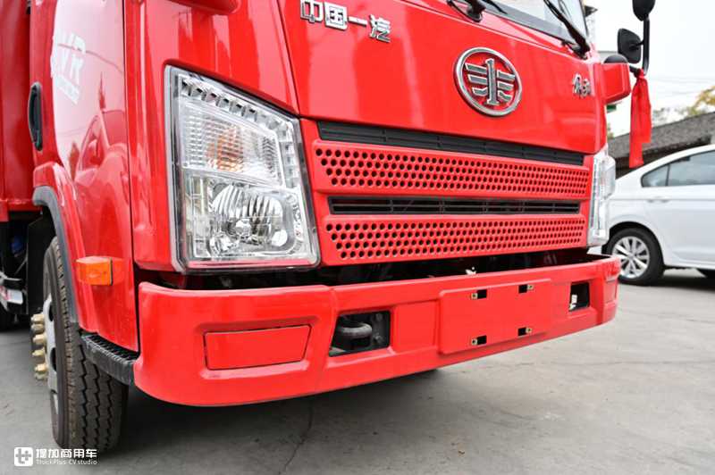 微卡车身轻卡的载重，窄体驾驶室内外都是亮点，这辆解放虎VR轻卡火了 - 第6张