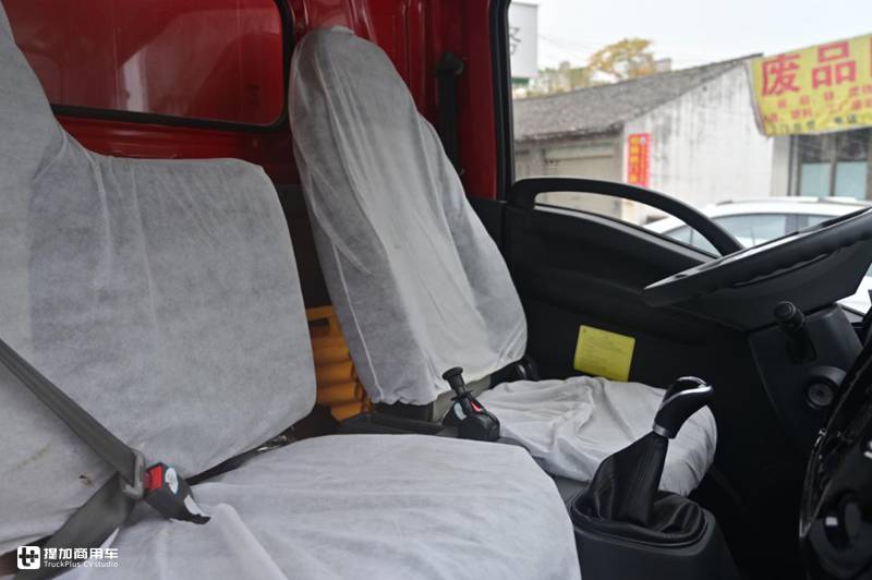 微卡车身轻卡的载重，窄体驾驶室内外都是亮点，这辆解放虎VR轻卡火了 - 第10张