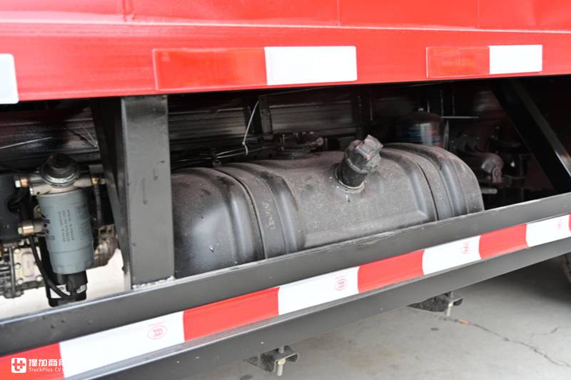 微卡车身轻卡的载重，窄体驾驶室内外都是亮点，这辆解放虎VR轻卡火了 - 第15张