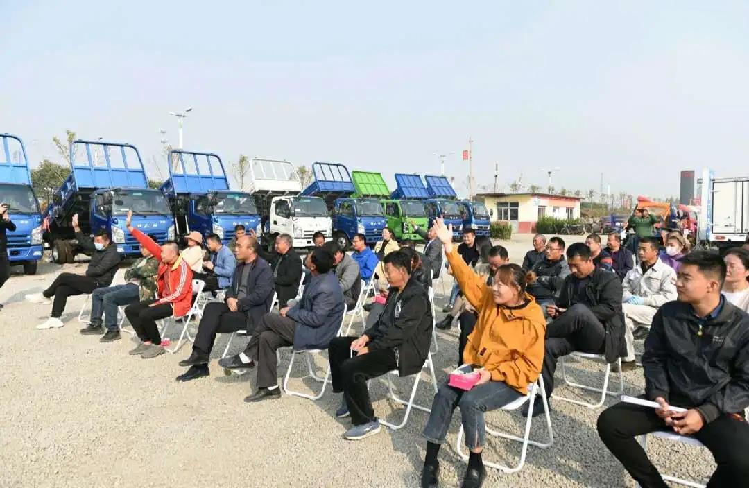 首批飞碟W5交车,直击体验官交车仪式现场! - 第5张 - 提加商用车网 首批飞碟W5交车,直击体验官交车仪式现场! - 第5张