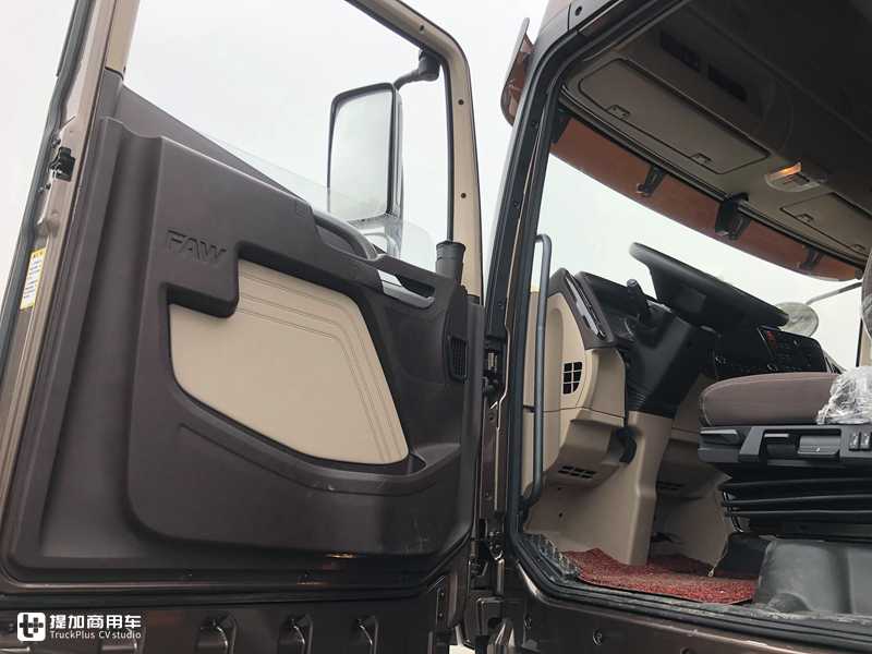 快递绿通都选它,操控性与J7一致,解放JH6自动挡载货车实拍 - 第3张 - 提加商用车网 快递绿通都选它,操控性与J7一致,解放JH6自动挡载货车实拍 - 第3张