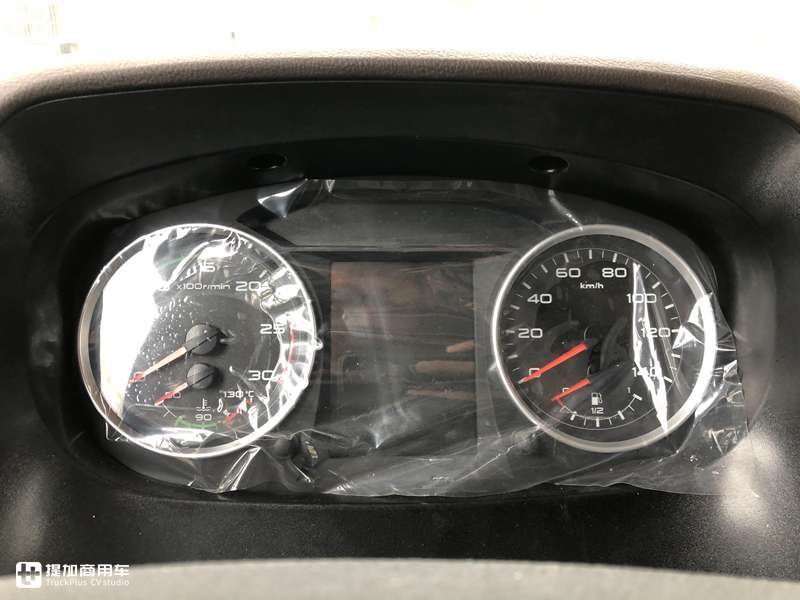 快递绿通都选它,操控性与J7一致,解放JH6自动挡载货车实拍 - 第9张 - 提加商用车网 快递绿通都选它,操控性与J7一致,解放JH6自动挡载货车实拍 - 第9张